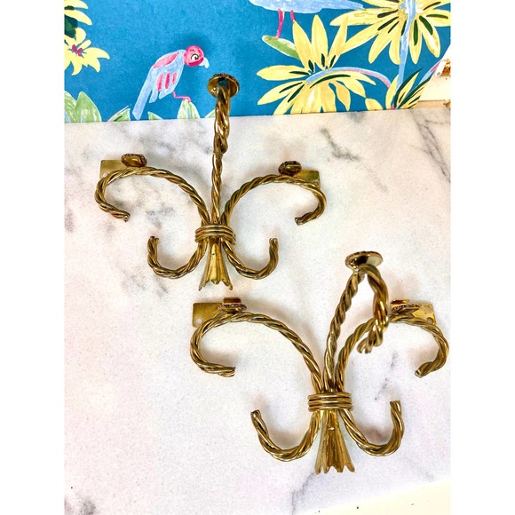 Set of 2 Vintage Decorative Brass Brackets. - Picture 2 of 5